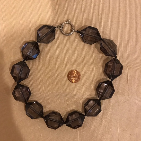 NWOT geometric grey bead resin necklace. - Picture 4 of 4